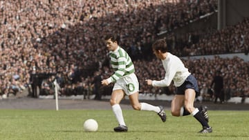 El escocés Bertie Auld formó parte del equipo apodado ‘Los leones de Lisboa’, que entró en la historia del club católico por ganar la única Copa de Europa que tiene en sus vitrinas, en 1967. En la capital portuguesa, el Celtic de Glasgow se impuso al Inter de Milán 2-1. Además, como jugador, participó en más de 200 partidos de la liga de fútbol de Escocia jugando con los equipos del Celtic, Dumbarton e Hibernian. También disputó en la Premier más de 100 partidos con el Birmingham. La asignatura pendiente fue la selección nacional, sólo apareció en tres ocasiones.