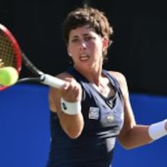 Carla Suárez corta su mala racha y pasa a segunda ronda en Tokio