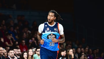 Trey Thompkins, ala-pívot del Leyma Coruña, ante el Hiopos Lleida.