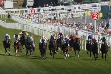 Es una de las más prestigiosas carreras de caballos del mundo. Se disputa en el hipódromo de Epsom Downs, Surrey, Inglaterra.