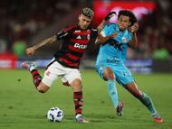 Jorge Carrascal anota ante Santos