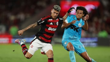 Jorge Carrascal anota ante Santos