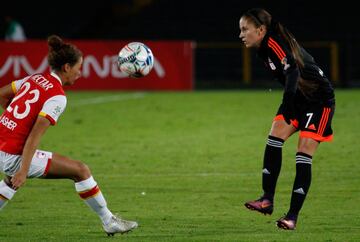 Partidazo en El Campín entre Santa Fe y América de Cali, por las semifinales del fútbol femenino.