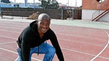 <b>UN RAYO. </b>Eliseu posa para AS en la pista de atletismo de la Universidad de Málaga.