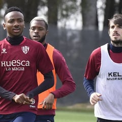 Anquela recupera a Nwakali para el Huesca