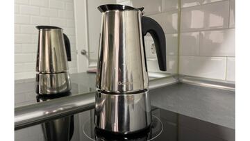 Cafetera italiana de Godmorn en Amazon con capacidad para 10 tazas y 450 ml