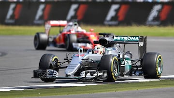 Lewis Hamilton y Sebastian Vettel durante el GP Gran Bretaña 2016.