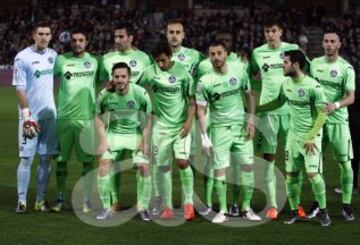 Once del Getafe. De pie: Guaita, Pedro León, Juan Rodríguez, Cala, Yoda, Vergini y Álvaro Vázquez. Agachados: Sarabia, Damián, Lacen y Víctor Rodríguez.