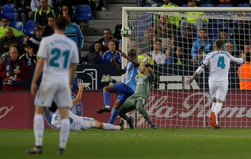 Diego Rolan scores Malaga's first goal.