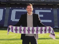 29/12/25
PRESENTACION NUEVO ENTRENADOR REAL VALLADOLID
LUIS GARCIA TEVENET