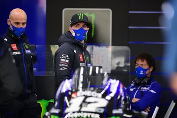 Maverick Viñales preparándose para la clasificación en Cheste. 