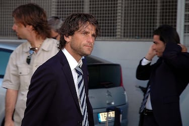 Fue una apuesta personal de Héctor Cúper. Llegó ese verano y firmó por cinco temporadas, aunque solo permaneció una en el Valencia. Solo jugó en los dos partidos de la fase previa contra el Hapoel Haifa. En la final contra el Real Madrid, pese a ser en teoría el lateral izquierdo suplente de Carboni, Cúper apostó por jugar con Gerardo a pierna cambiada. Actualmente es comentarista en Argentina.