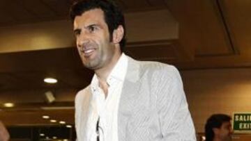 Figo augura una gran semifinal entre el Real Madrid y el Barcelona.