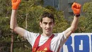 <b>EN SOLITARIO.</b> Nadie ha podido seguir el fuerte ritmo impuesto por JOsé Ríos en los últimos kilómetros.