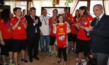 Comida de celebración en el restaurante madrileño "Txistu". Soraya Sáenz de Santamaría.