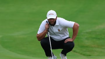 Spain's Jon Rahm lines up a shot in round 3 of the men�s golf individual stroke play of the Paris 2024 Olympic Games at Le Golf National in Guyancourt, south-west of Paris on August 3, 2024. (Photo by Emmanuel DUNAND / AFP)