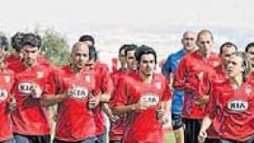 <b>PRIMERA SESIÓN. </b>Los jugadores del Atlético realizaron ayer su primer entrenamiento en la concentración que tiene lugar en Los Ángeles de San Rafael.