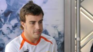 Alonso se vuelca en apoyar a Alguersuari