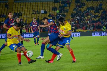 Empate a uno en El Campín entre las leyendas de Colombia y las del Barcelona. Los mejores momentos que se vivieron en Bogotá.