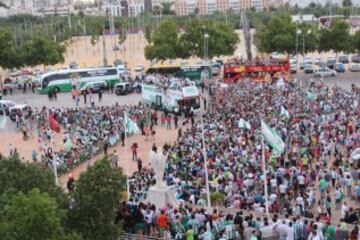 El Córdoba festeja el ascenso con su afición