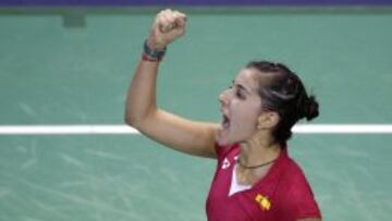 Carolina Marin celebra su victoria en París.