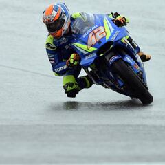 Bandera roja en MotoGP tras 11 caídas por la lluvia