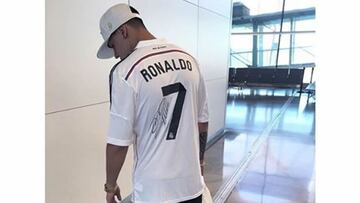 Kevin Roldán, en el aeropuerto tras la fiesta de Cristiano