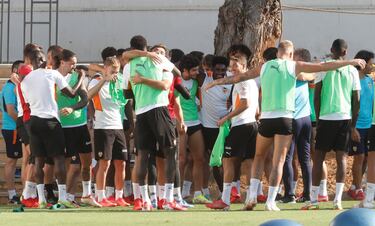 Además, la mayoría de jugadores se abrazaron entre sí