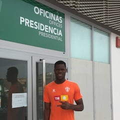 "Francis es un portero ágil y poderoso por arriba"