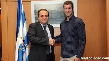 Agirretxe renueva con la Real Sociedad hasta 2020