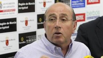 <b>CON TRANQUILIDAD. </b>Ángel Quirantes no tiene prisa por cerrar la plantilla.