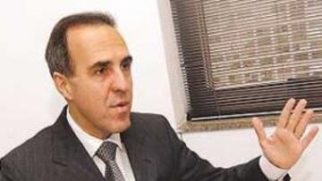 <b>RIBEIRO RECIBIÓ A AS. </b>El representante de Robinho confirmó a nuestro enviado especial que se reunirá con el presidente del Santos.