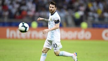 BELO HORIZONTE, BRAZIL - JUNE 19: Lionel Messi of Argentina runs after the ball during the Copa America Brazil 2019 group B match between Argentina and Paraguay at Mineirao Stadium on June 19, 2019 in Belo Horizonte, Brazil. (Photo by Pedro Vilela/Getty Images)