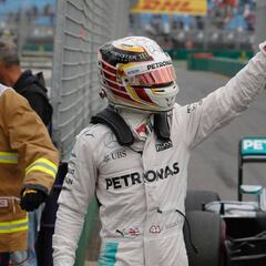 Hamilton on pole but new qualifying format falls flat