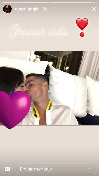 Cristiano disfruta con Georgina a la espera de definir su futuro