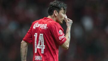 Rubens Sambueza es el que más faltas recibe en el Apertura