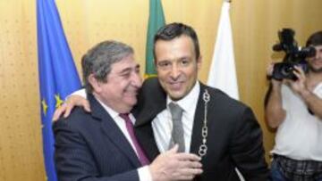 GRAN RELACIÓN. Lendoiro volverá a confiar en Jorge Mendes para reforzar al Depor en enero.