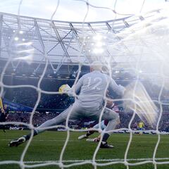 Keylor Navas sufre dolorosa goleada tras ser figura contra Manchester City