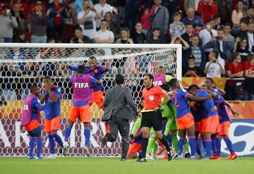 La Selección Colombia gana en Lodz con Mier y Cuesta como figuras.