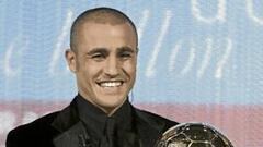 <b>LA BELLA Y... EL DEFENSA CENTRAL</b> Fabio Cannavaro fue el último ganador del Balón de Oro. El italiano recogió el prestigioso trofeo acompañado de Mónica Bellucci, musa de Italia. Nueve jugadores ganaron el Balón de Oro por los servicios prestados en la Juventus, que es el club más laureado por France Football.