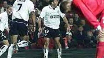 <b>HISTÓRICO.</B> El gol de Rufete ha dado al Valencia una histórica victoria en Anfield.