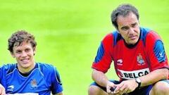 <b>TITULAR. </b>Martín Lasarte, junto a Elustondo, que jugará el sábado.