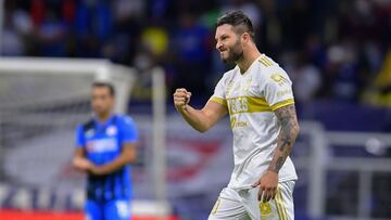 Andr&eacute;-Pierre Gignac festeja su gol 150 con Tigres