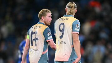 Kevin de Bruyne y Erling Haaland, jugadores del Manchester City, durante el partido ante el Inter de Milán.