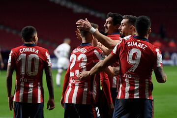 Los jugadores del Atleti celebrando el gol 1-0