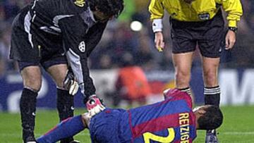 <b>LESIONADO</b>. Michael Reiziger tuvo que ser sustituido en el encuentro disputado entre el Barcelona y el Newcastle correspondiente a la Liga de Campeones.
