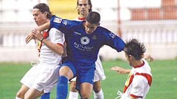 <b>JUVENTUD. </b>Álvaro fue uno de los canteranos que formó parte del once inicial de Quique Flores.