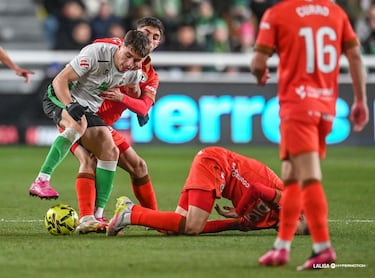 Aprobados y suspensos del Racing en Burgos: noveno gol de Villalibre