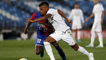 Rodrygo se topa con Dennis en su debut con el Castilla