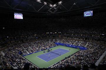 Partido de semifinales del US Open de tenis entre Carlos Alcaraz y Frances Tiafoe.